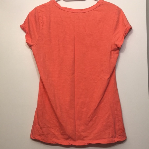 🌸Pink t-shirt - Picture 2 of 3